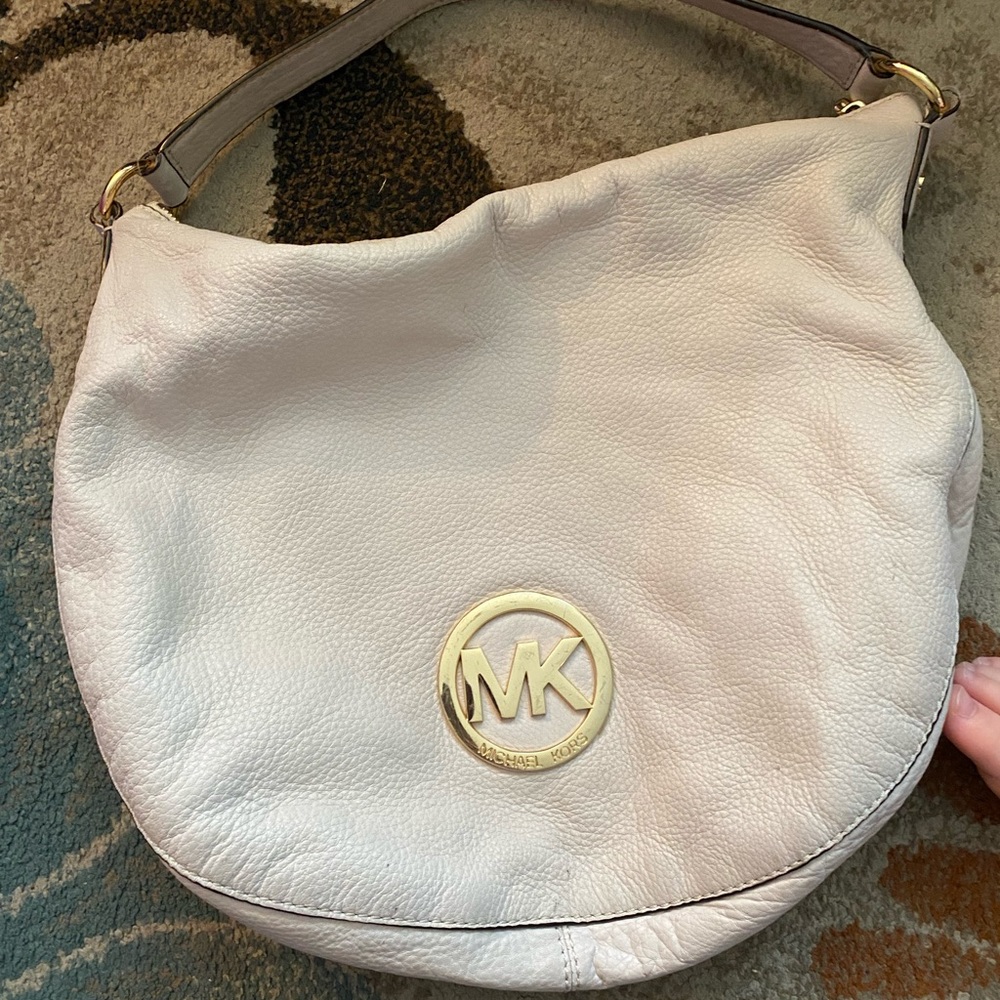 Michael kors cream shoulder bag